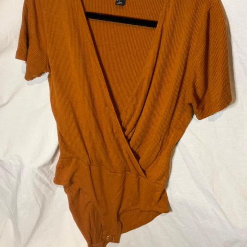 Forever 21+ Burnt Orange Ribbed Short Sleeve Surplice Wrap Bodysuit 0x